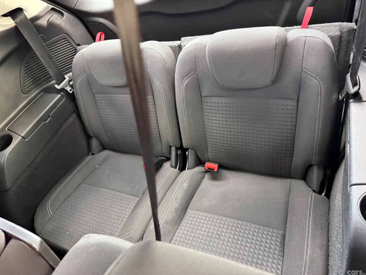 Ford Grand C-Max MPV, Diesel, 2015, Red
