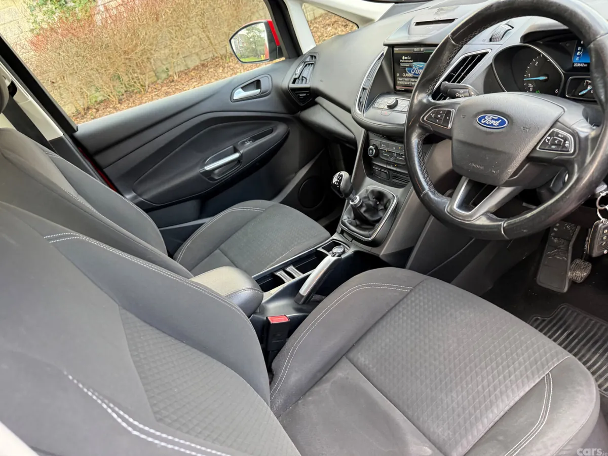 Ford Grand C-Max MPV, Diesel, 2015, Red