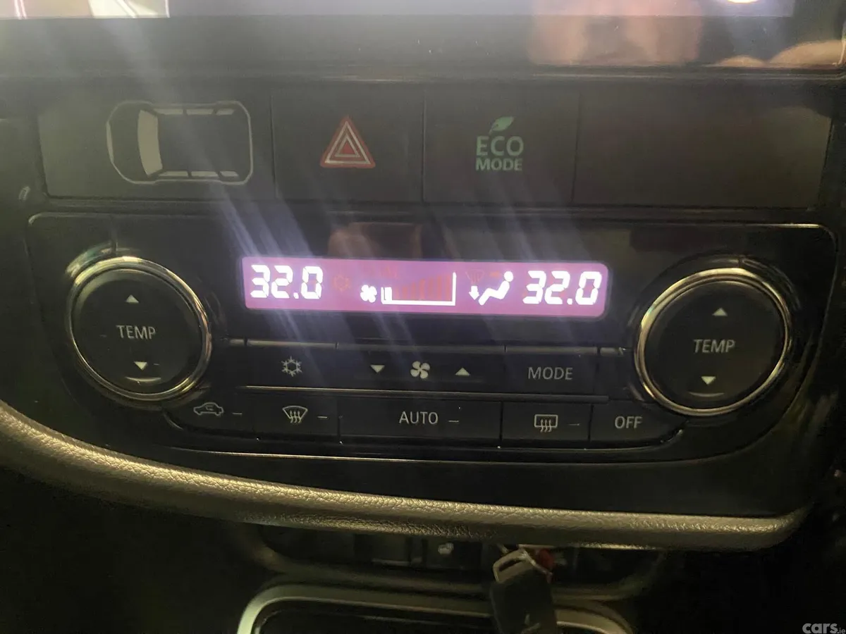 Mitsubishi Outlander SUV, Petrol Plug-in Hybrid, 2017, White