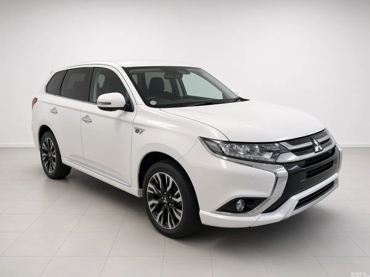 Mitsubishi Outlander SUV, Petrol Plug-in Hybrid, 2017, White