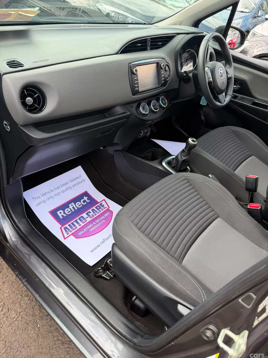 Toyota Yaris Hatchback, Petrol, 2019, Grey