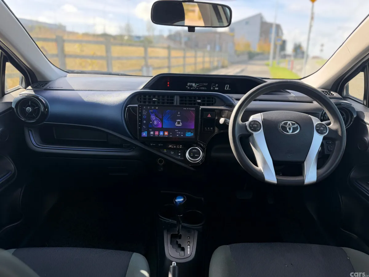 Toyota Aqua Hatchback, Petrol Hybrid, 2015, White