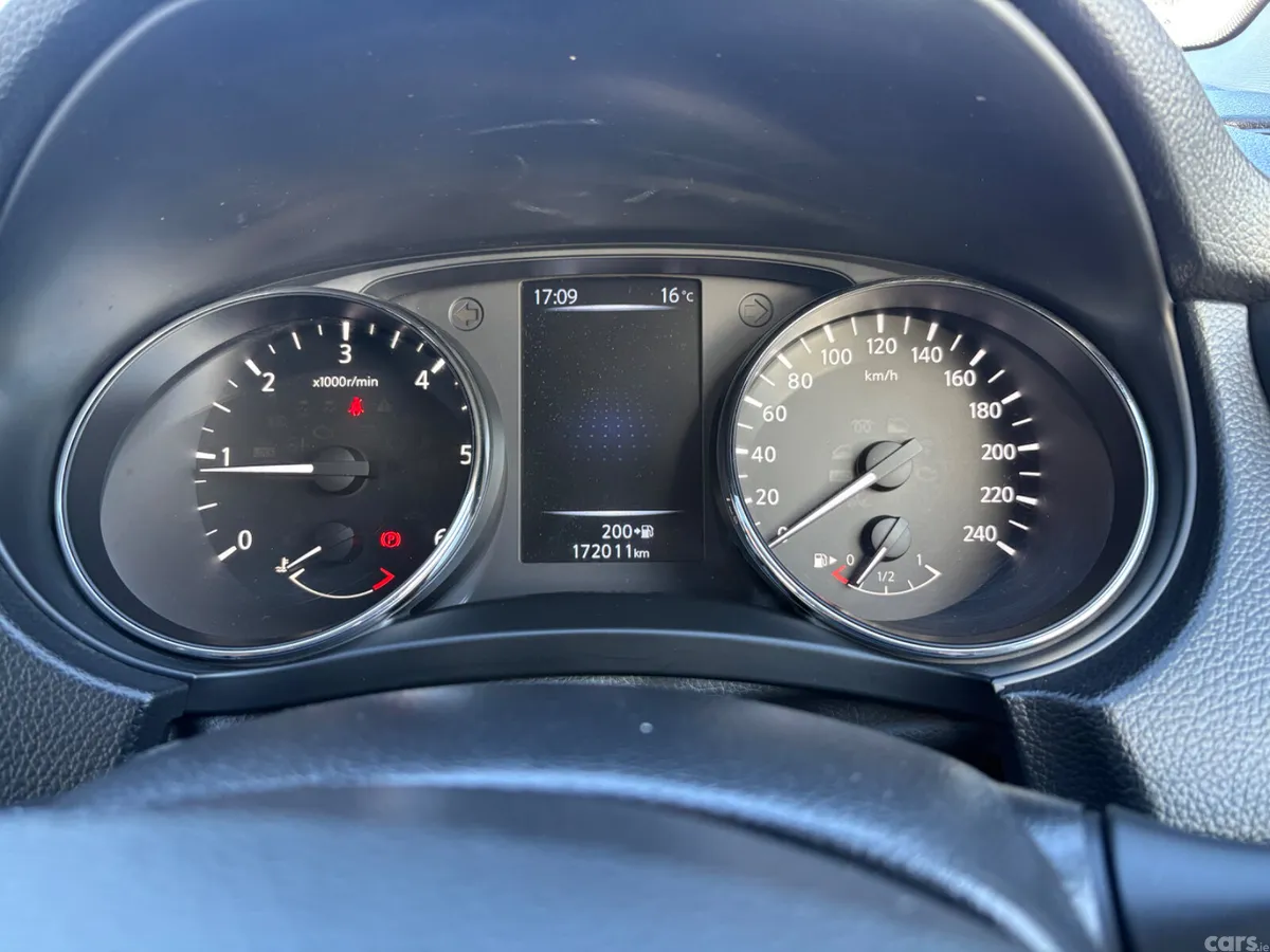 Nissan Qashqai Hatchback, Diesel, 2015, Black