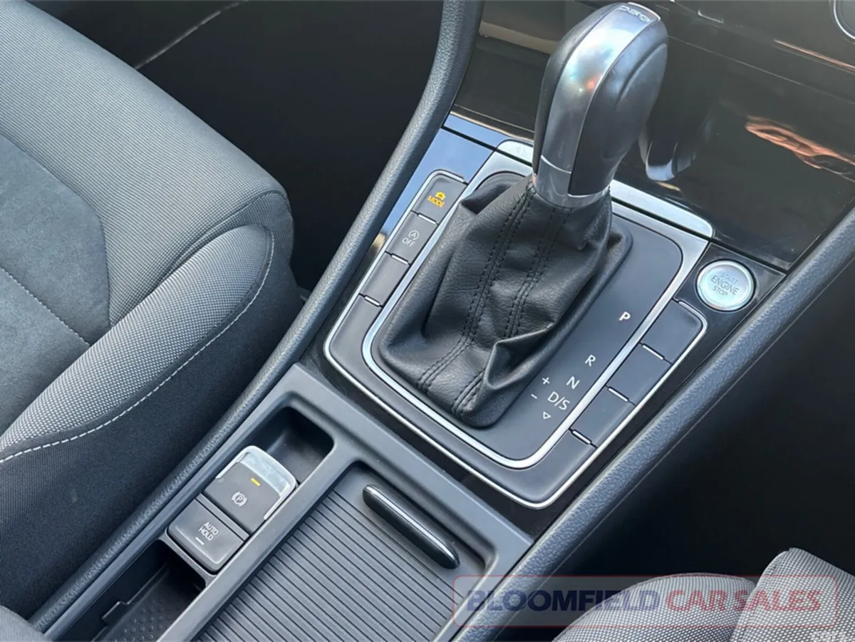 Volkswagen Golf Hatchback, Petrol, 2018, Silver