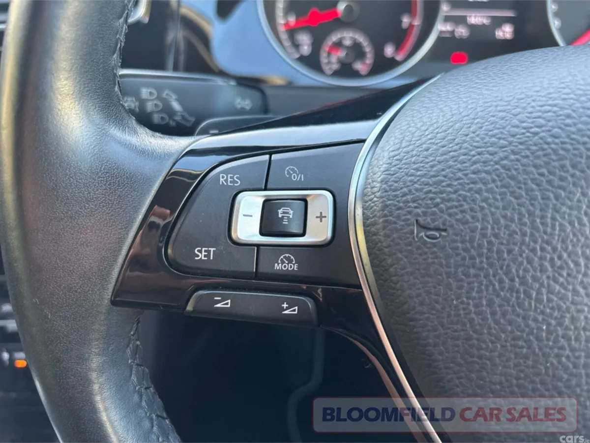Volkswagen Golf Hatchback, Petrol, 2018, Silver