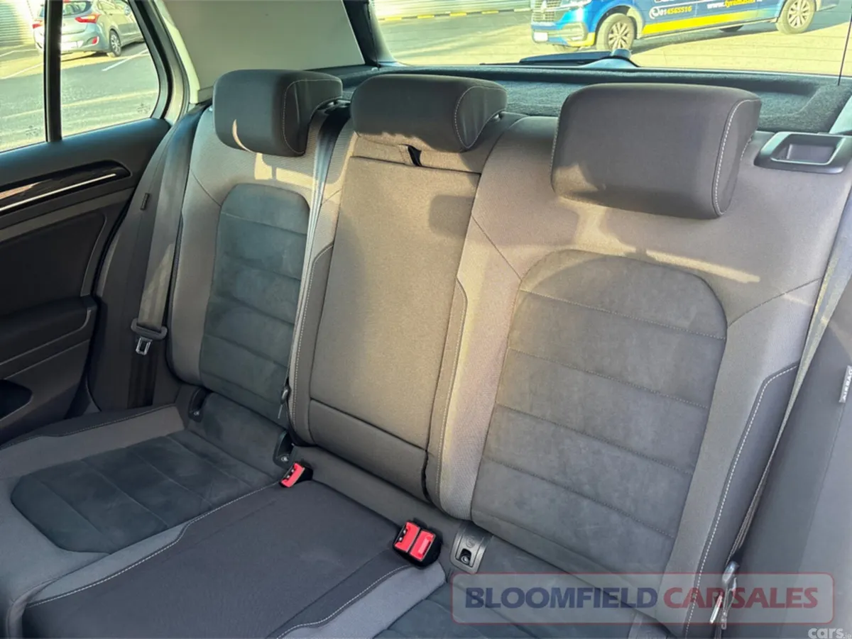 Volkswagen Golf Hatchback, Petrol, 2018, Silver