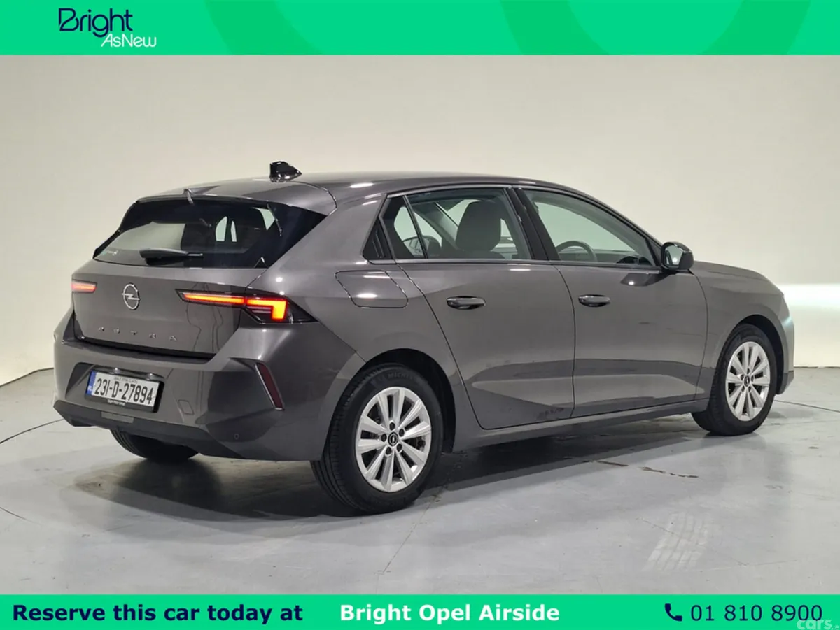 Opel Astra Hatchback, Petrol, 2023, Grey