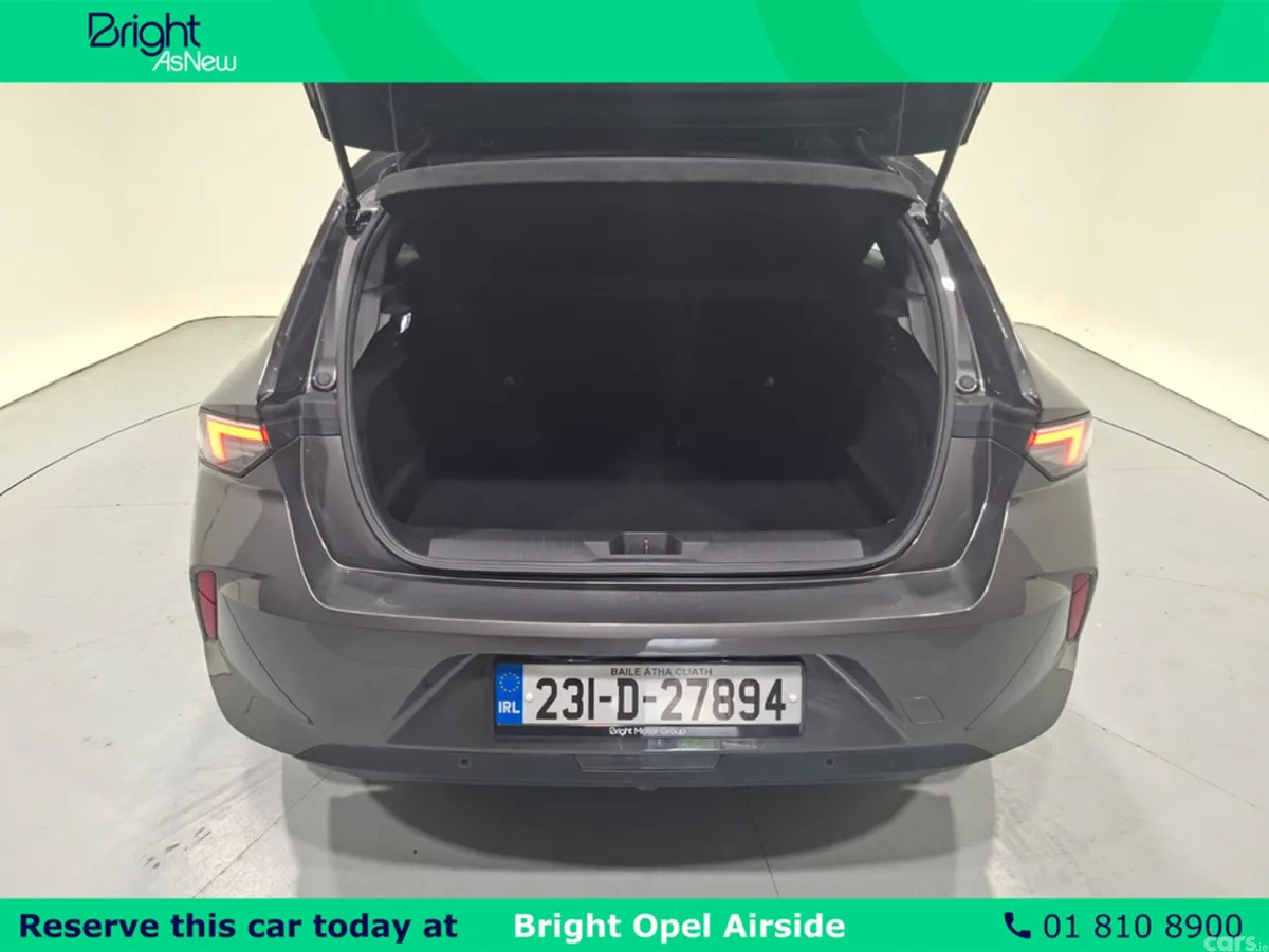 Opel Astra Hatchback, Petrol, 2023, Grey