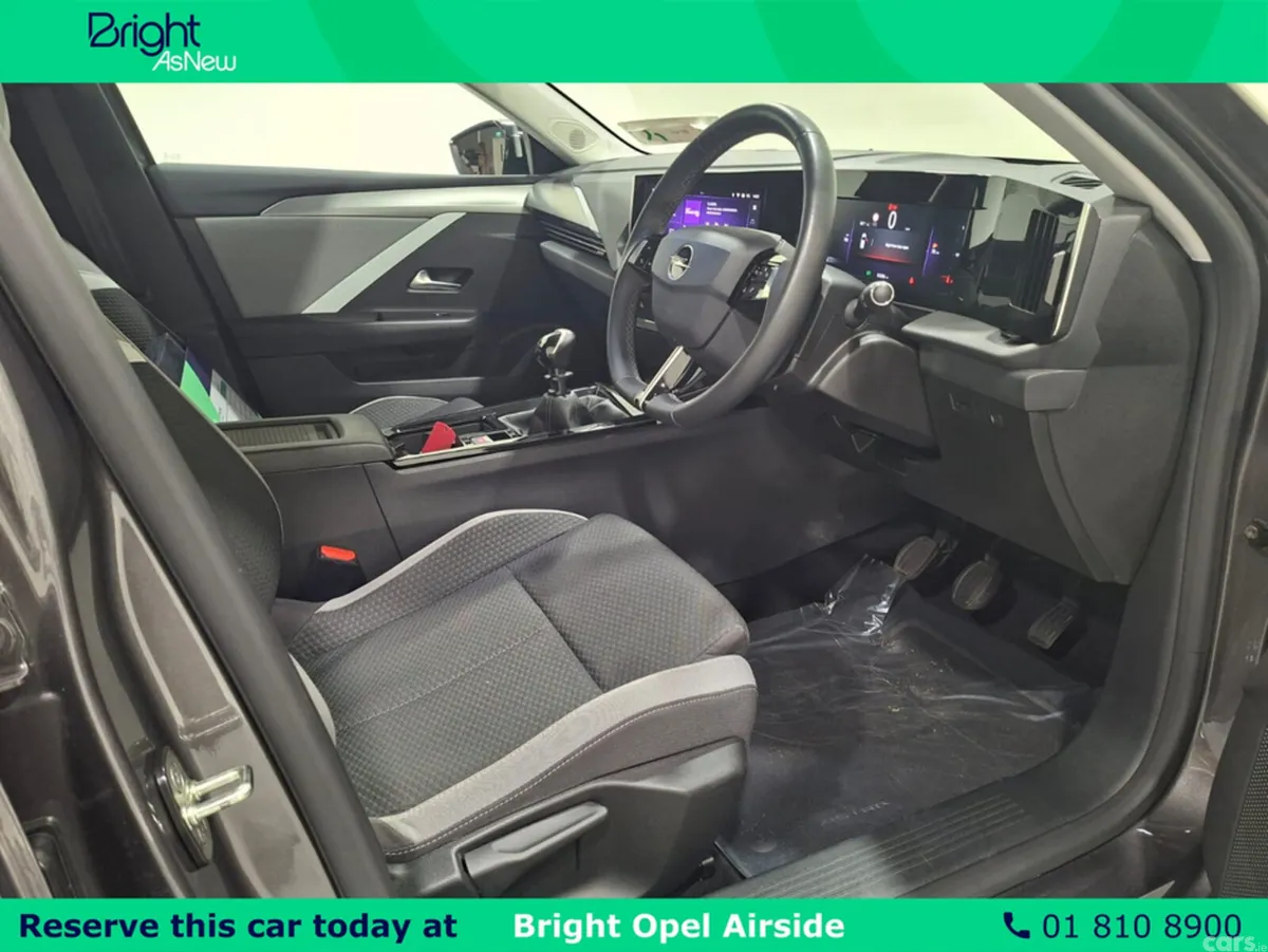 Opel Astra Hatchback, Petrol, 2023, Grey