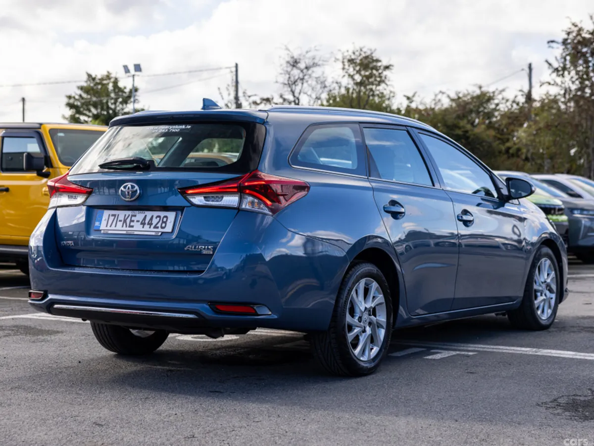 Toyota Auris Estate, Diesel, 2017, Blue