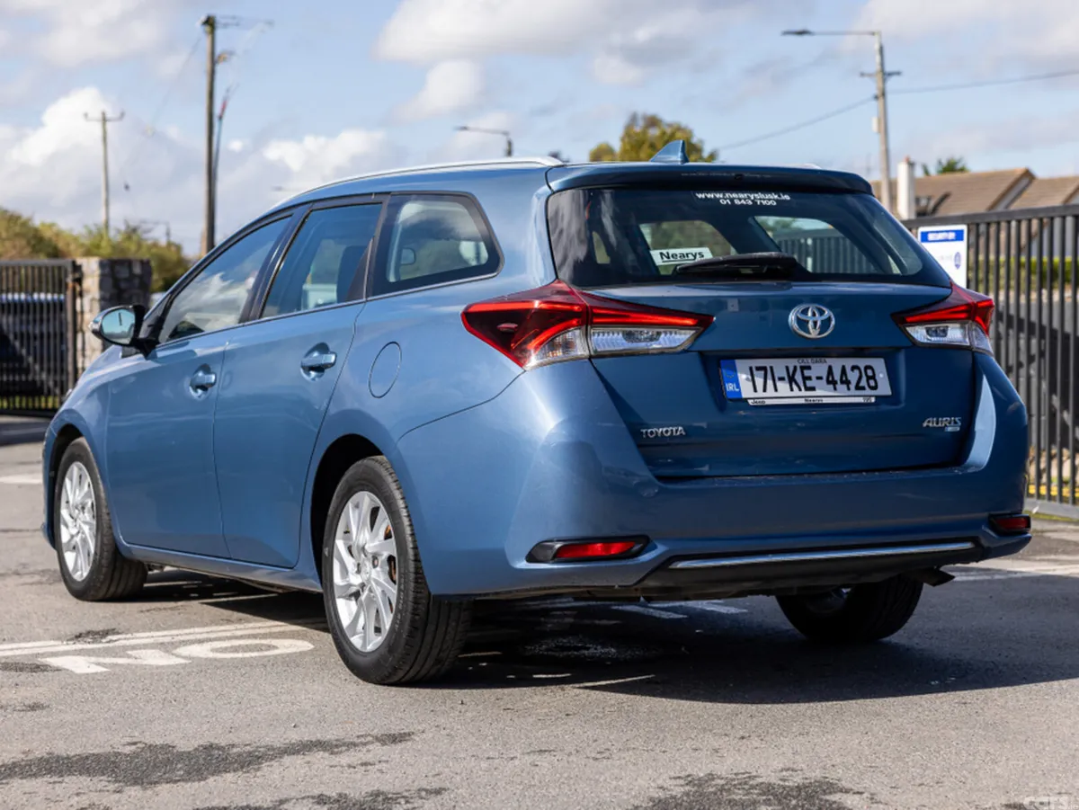 Toyota Auris Estate, Diesel, 2017, Blue
