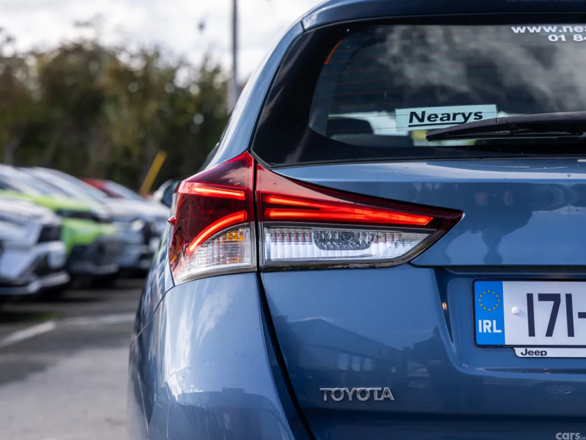 Toyota Auris Estate, Diesel, 2017, Blue