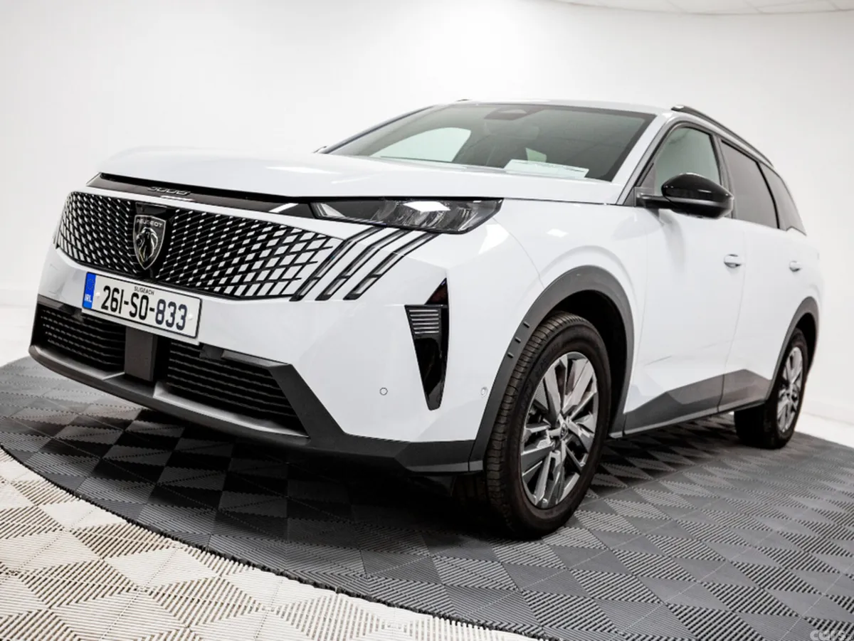 Peugeot 5008 SUV, Petrol, 2026, White