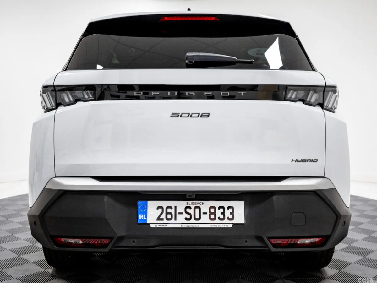 Peugeot 5008 SUV, Petrol, 2026, White