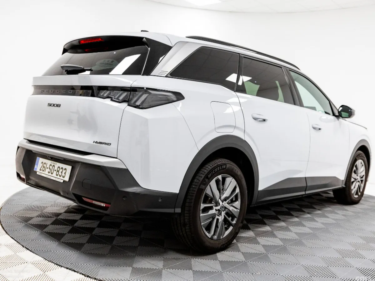 Peugeot 5008 SUV, Petrol, 2026, White