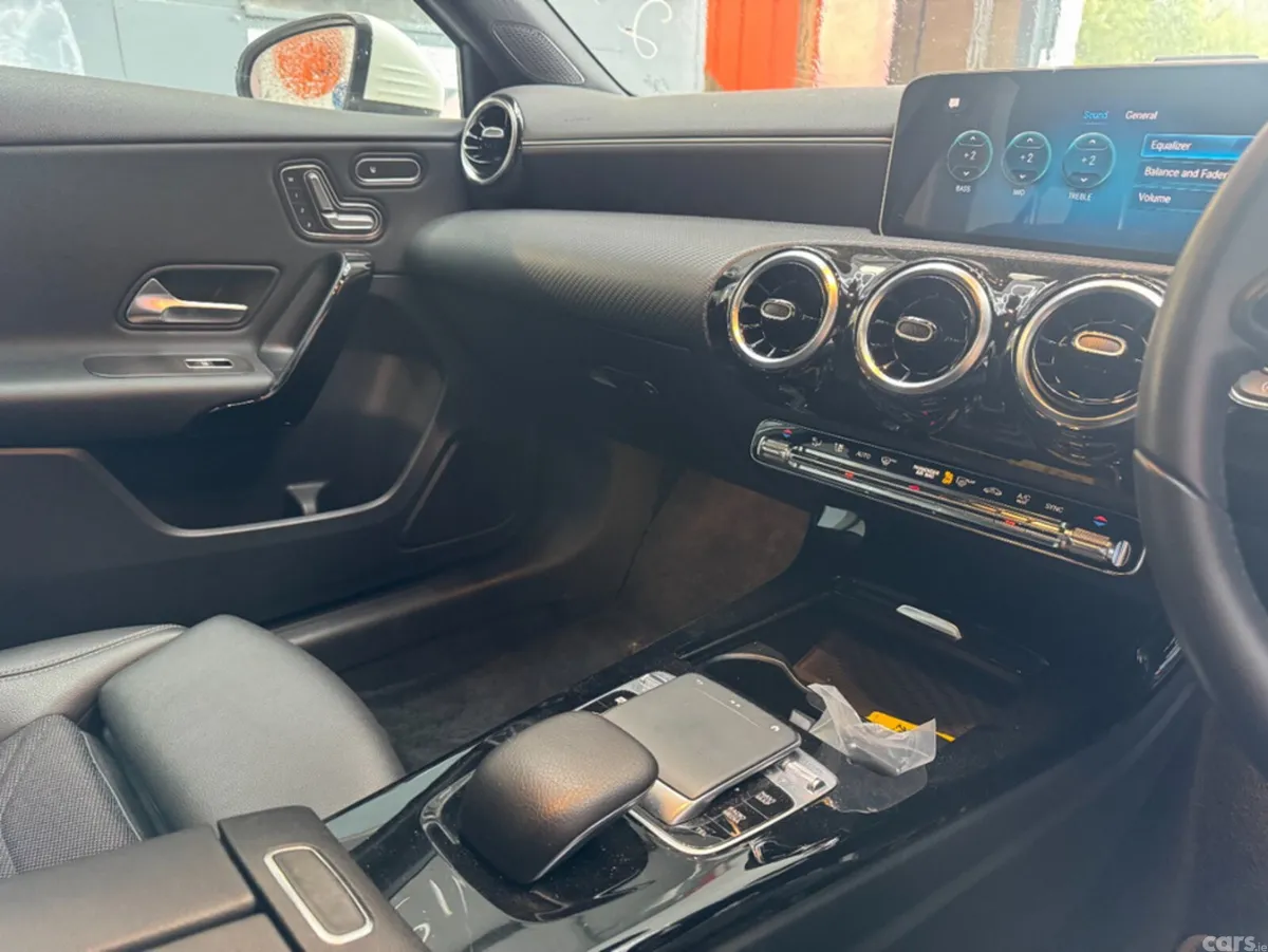 Mercedes-Benz A-Class Hatchback, Diesel, 2019, White