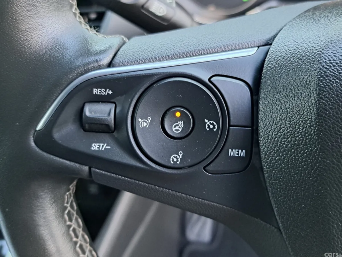 Opel Crossland SUV, Petrol, 2024, White