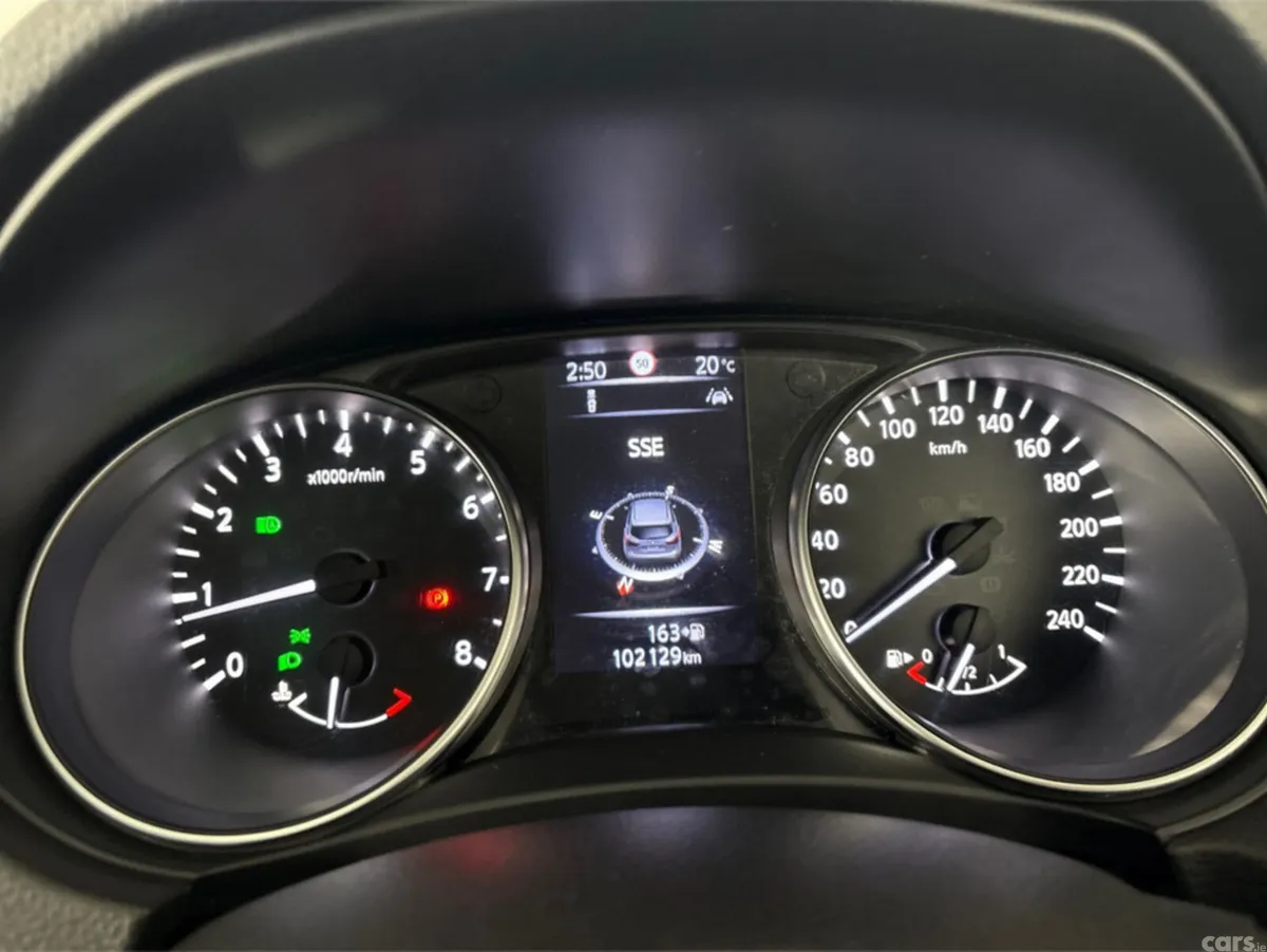 Nissan Qashqai MPV, Petrol, 2018, Red