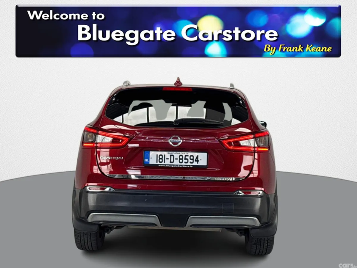 Nissan Qashqai MPV, Petrol, 2018, Red