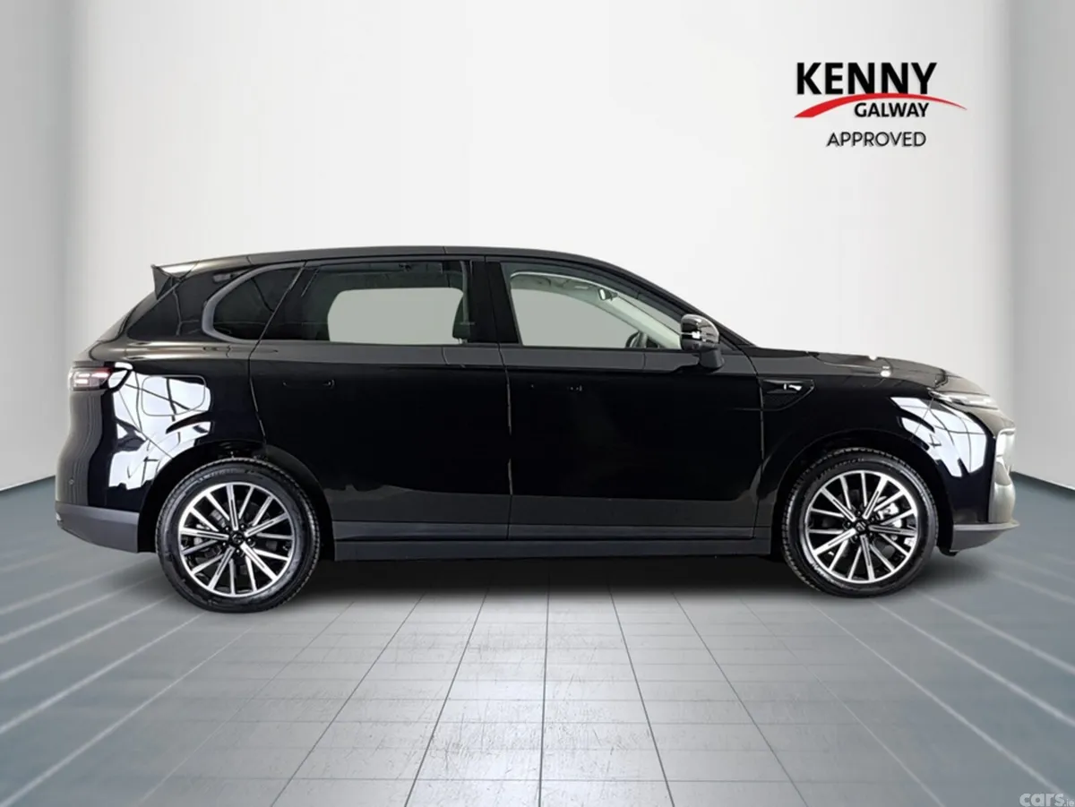 Leapmotor B10 Hatchback, Petrol Plug-in Hybrid, 2026, Black