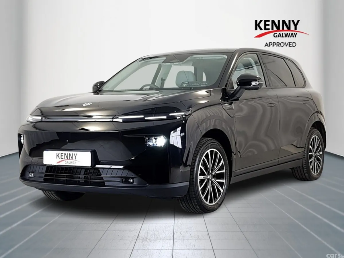 Leapmotor B10 Hatchback, Petrol Plug-in Hybrid, 2026, Black