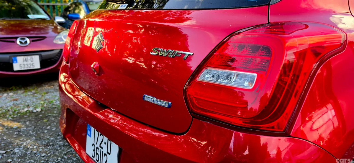 Suzuki Swift Hatchback, Petrol, 2017, Red