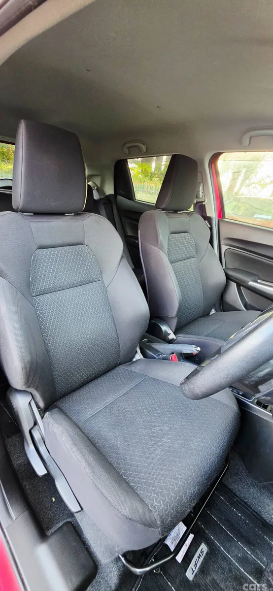 Suzuki Swift Hatchback, Petrol, 2017, Red
