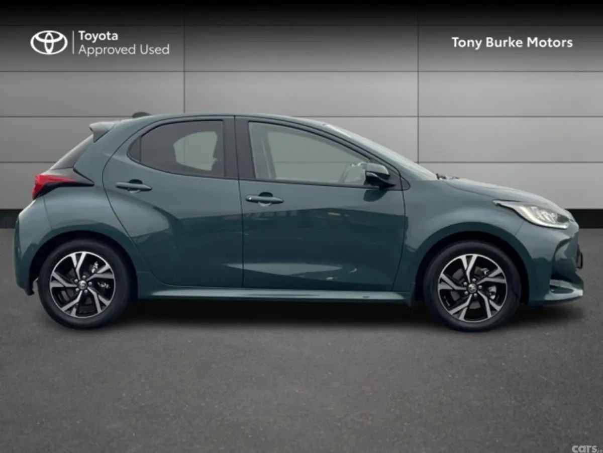 Toyota Yaris Hatchback, Petrol Hybrid, 2026, Green