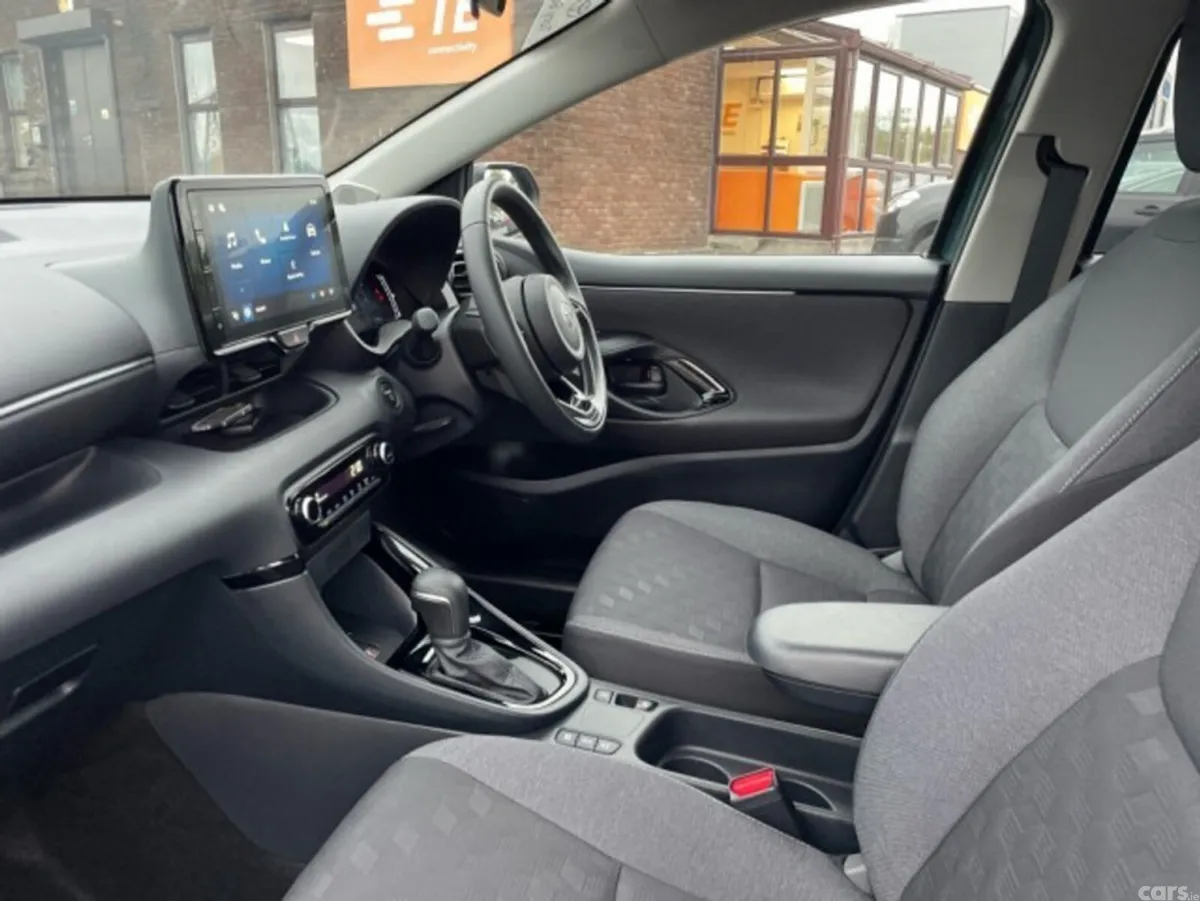 Toyota Yaris Hatchback, Petrol Hybrid, 2026, Green
