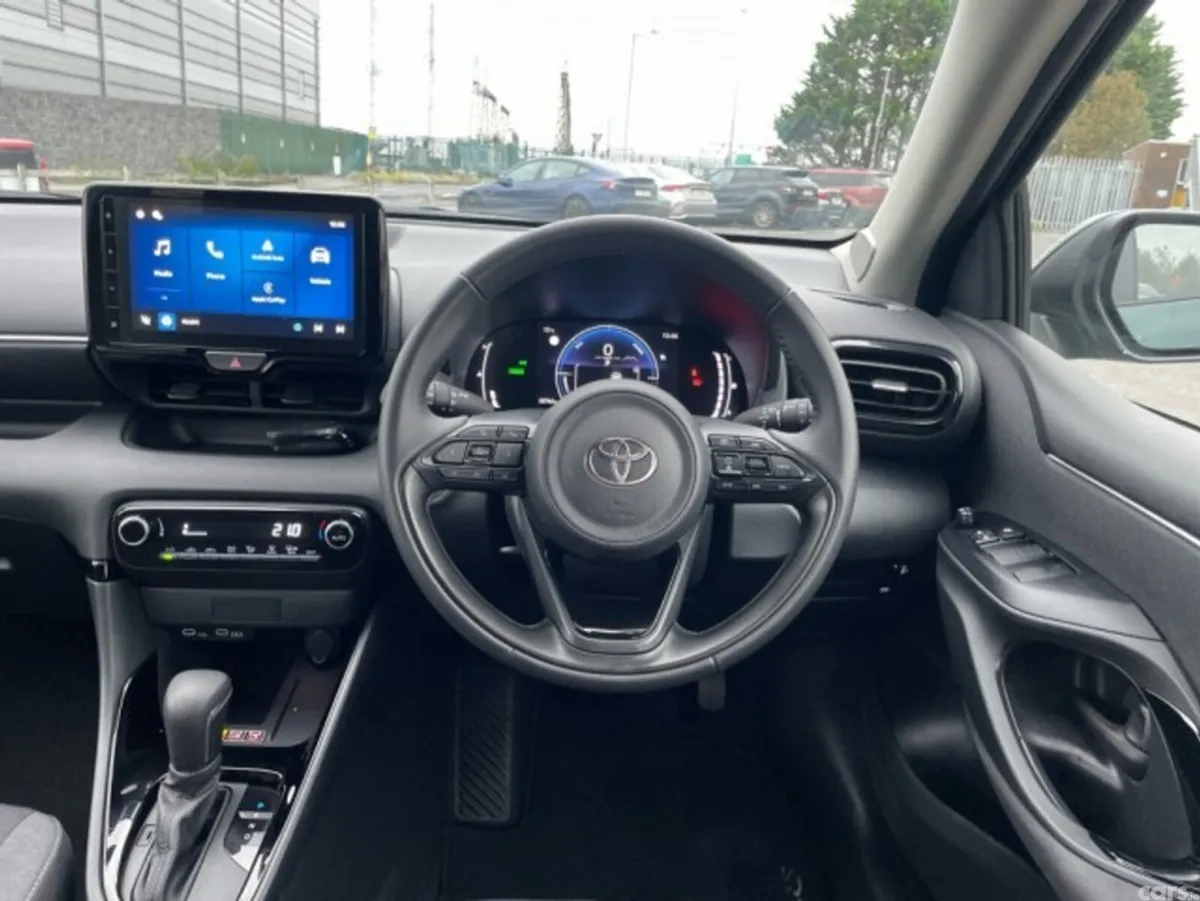 Toyota Yaris Hatchback, Petrol Hybrid, 2026, Green