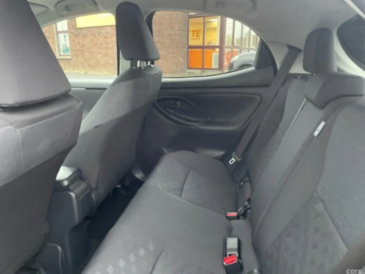 Toyota Yaris Hatchback, Petrol Hybrid, 2026, Green