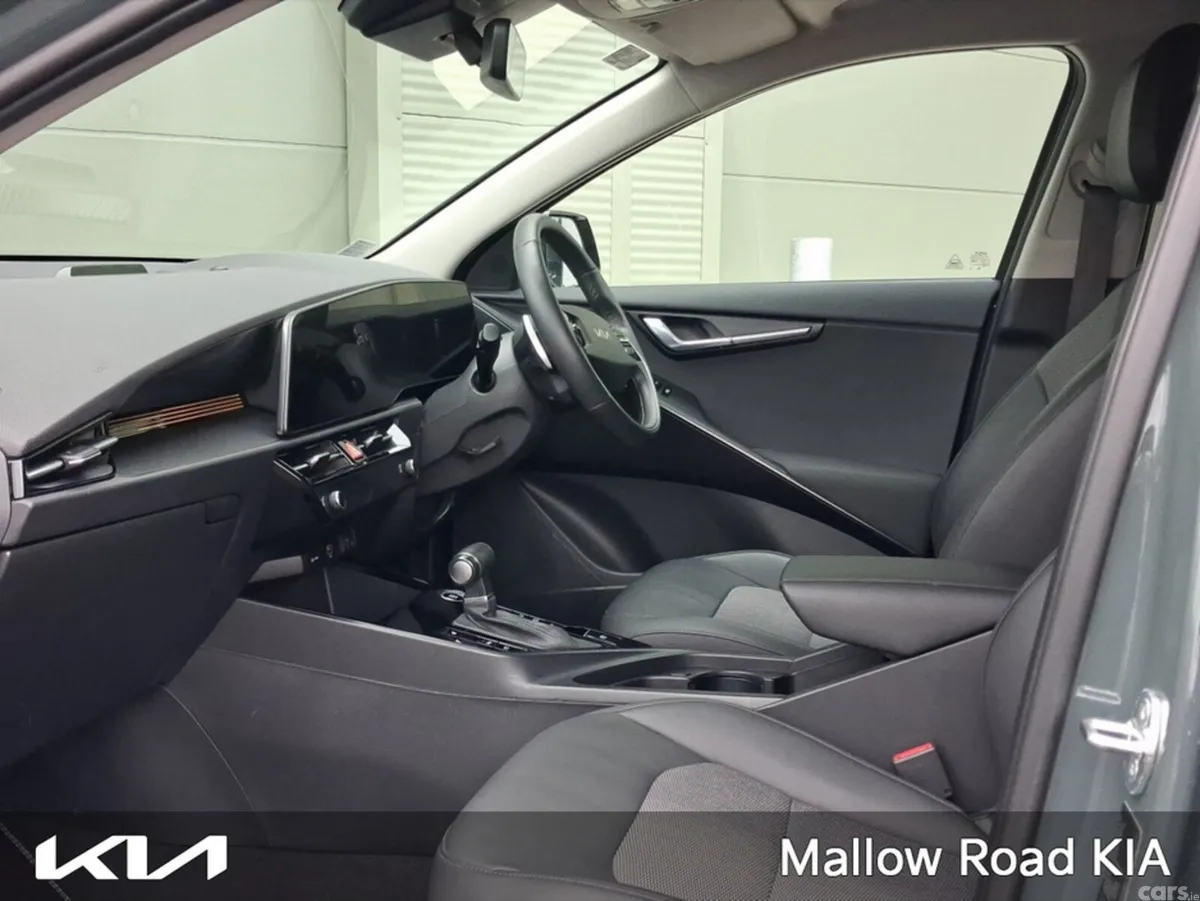 Kia Niro MPV, Petrol Plug-in Hybrid, 2023, Green