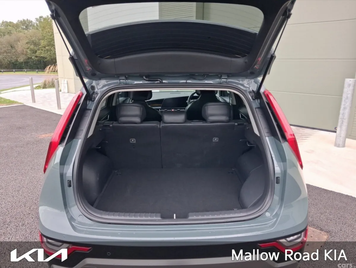 Kia Niro MPV, Petrol Plug-in Hybrid, 2023, Green