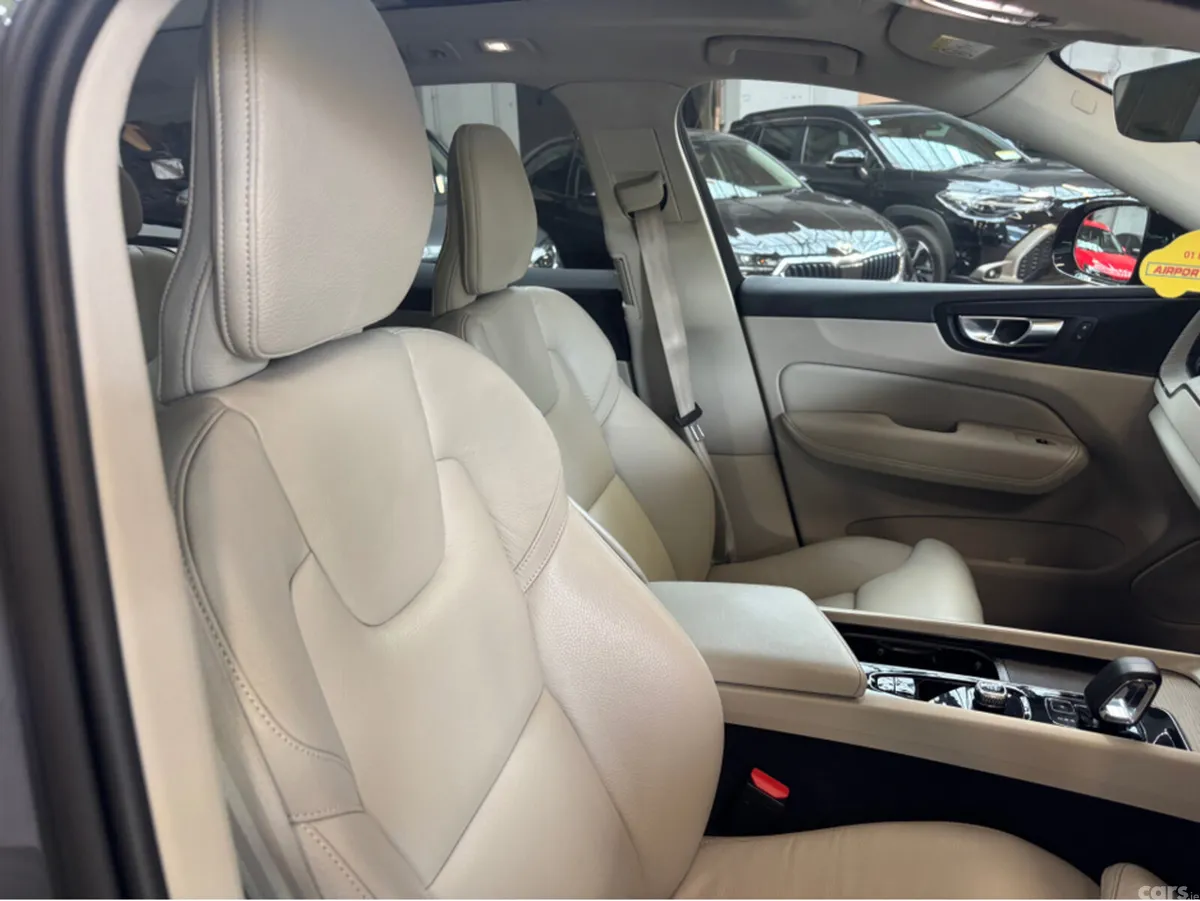 Volvo XC60 SUV, Petrol Plug-in Hybrid, 2023, Grey
