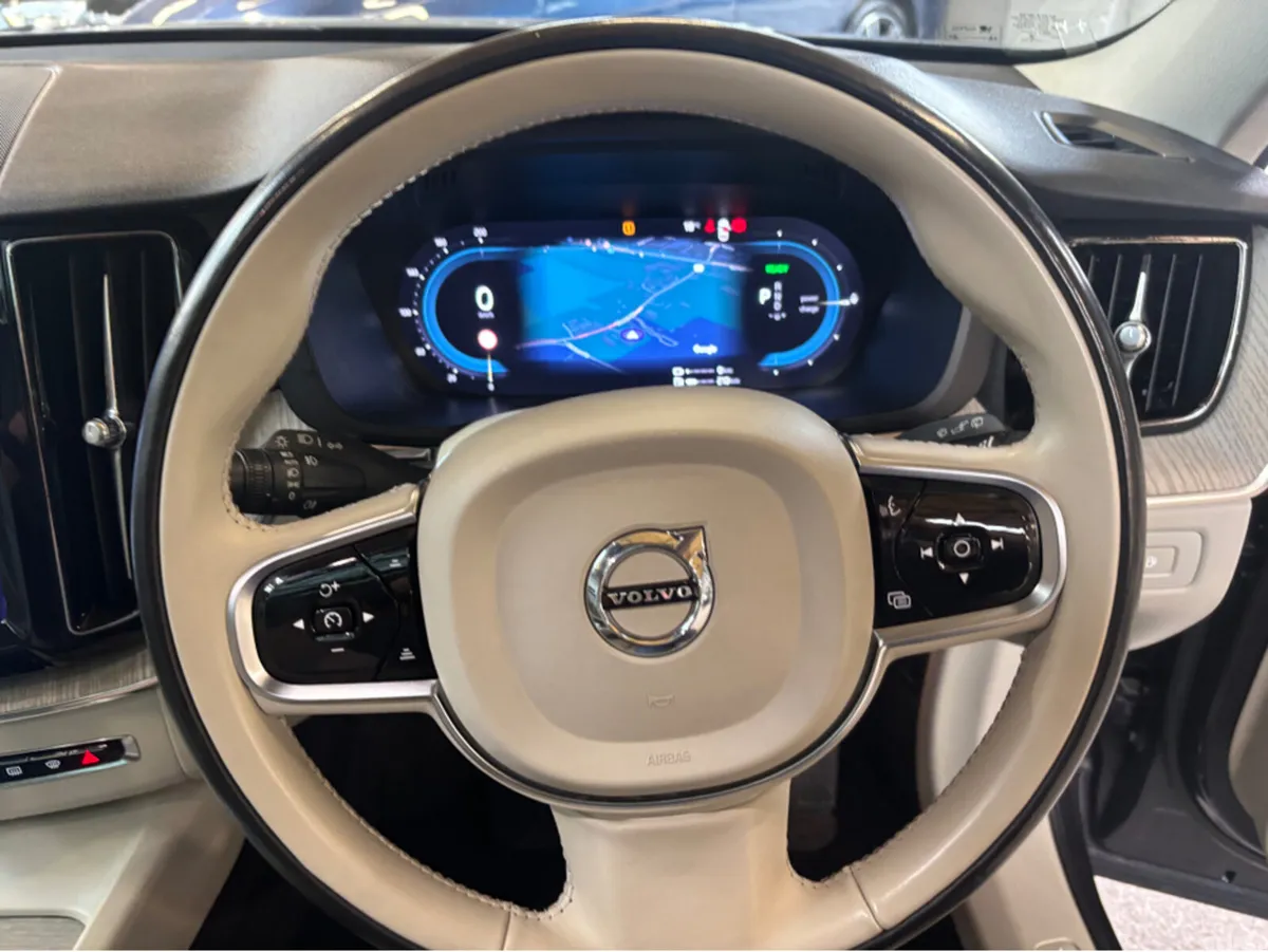 Volvo XC60 SUV, Petrol Plug-in Hybrid, 2023, Grey