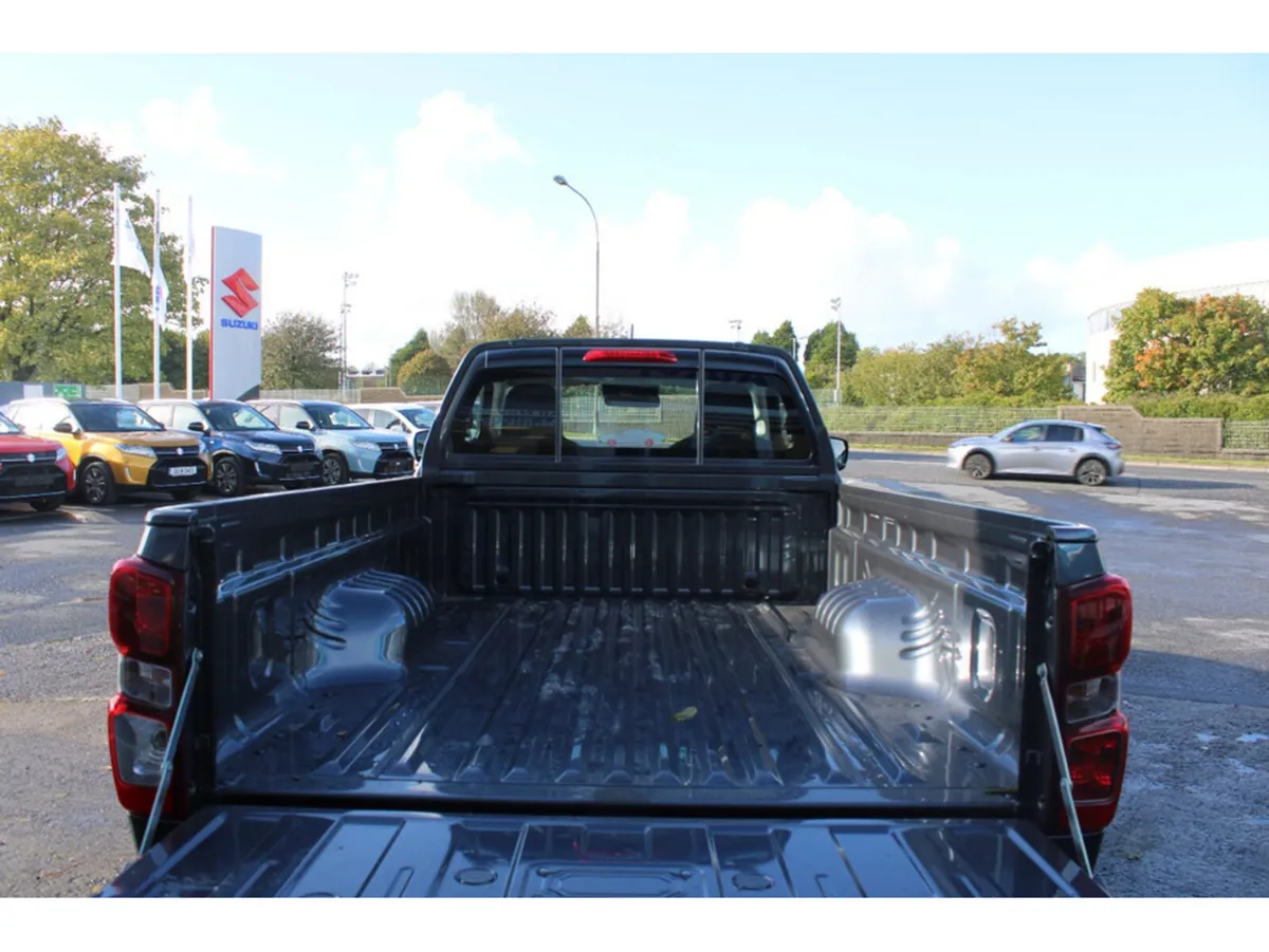 Isuzu D-Max Pick Up, Diesel, 2027, Grey