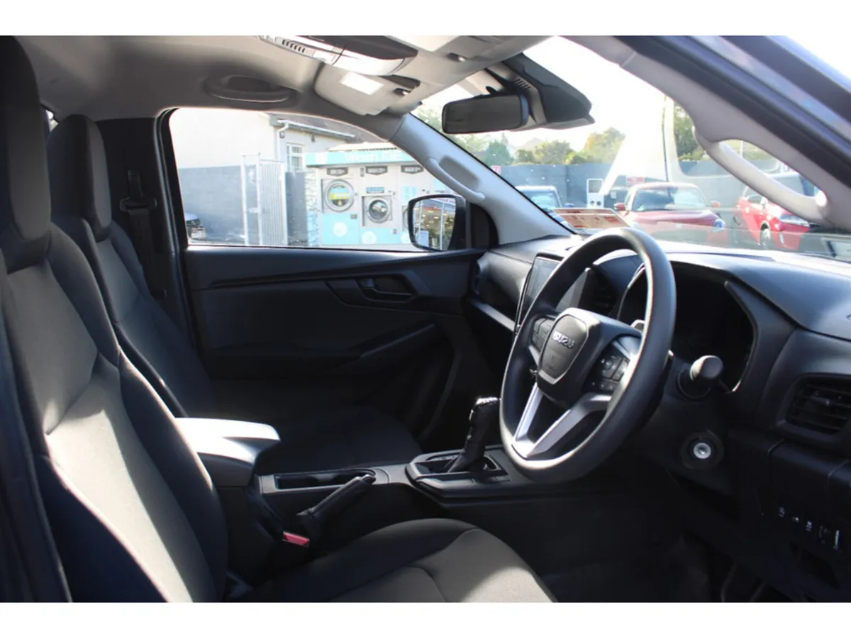 Isuzu D-Max Pick Up, Diesel, 2027, Grey