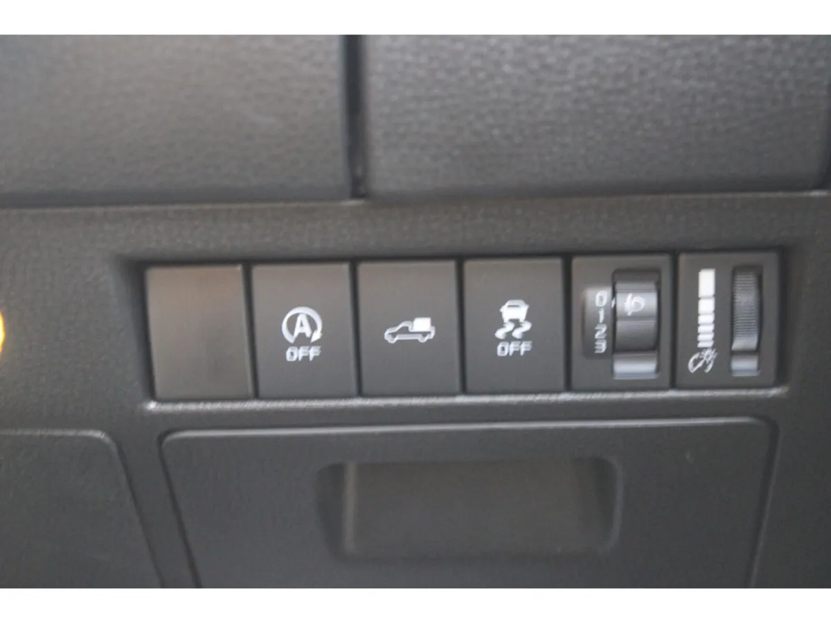 Isuzu D-Max Pick Up, Diesel, 2027, Grey