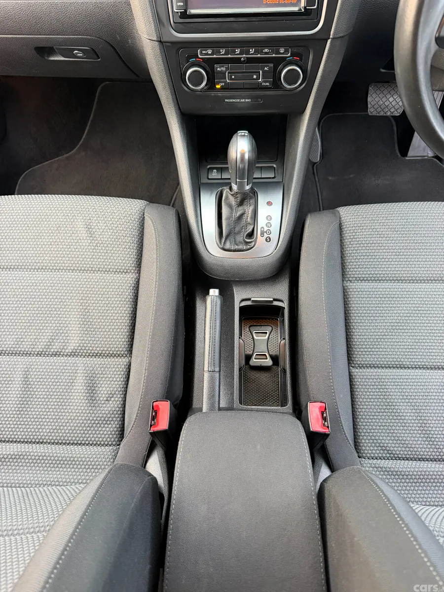 Volkswagen Golf Hatchback, Petrol, 2011, Red