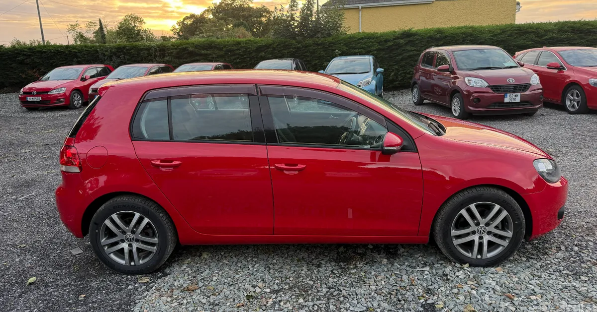 Volkswagen Golf Hatchback, Petrol, 2011, Red