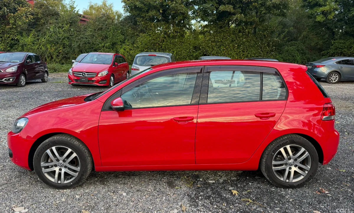 Volkswagen Golf Hatchback, Petrol, 2011, Red