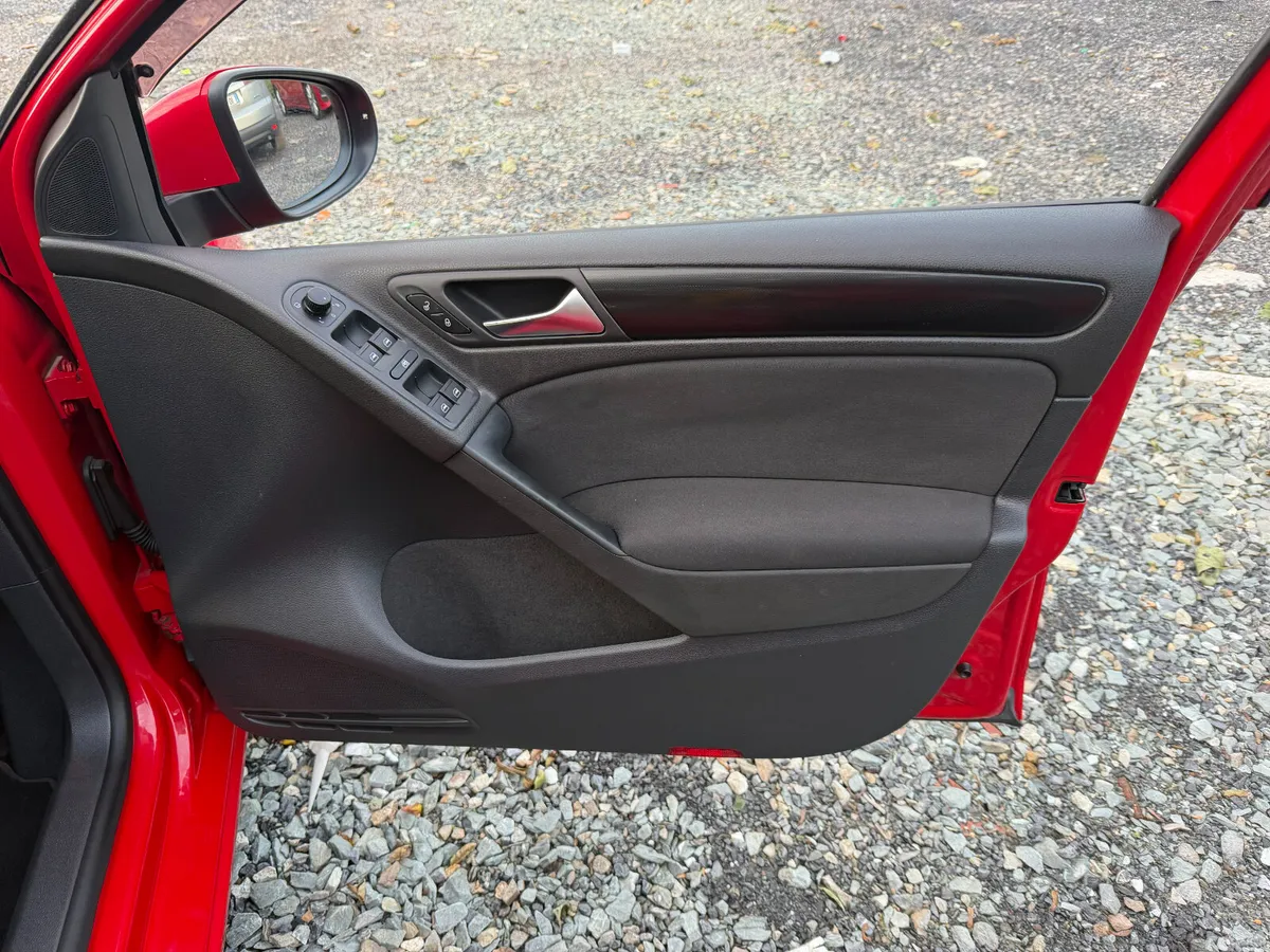 Volkswagen Golf Hatchback, Petrol, 2011, Red