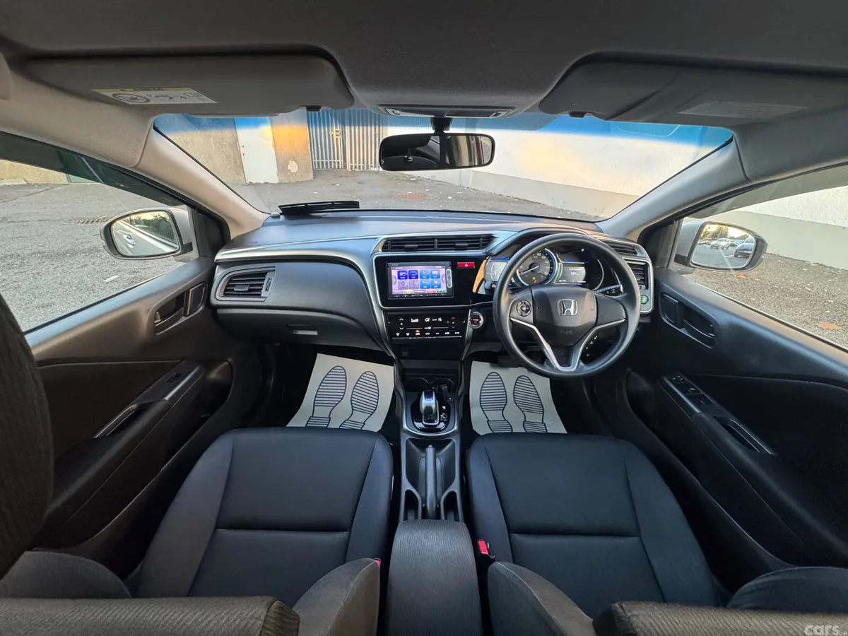 Honda Grace Saloon, Petrol Hybrid, 2015, Silver