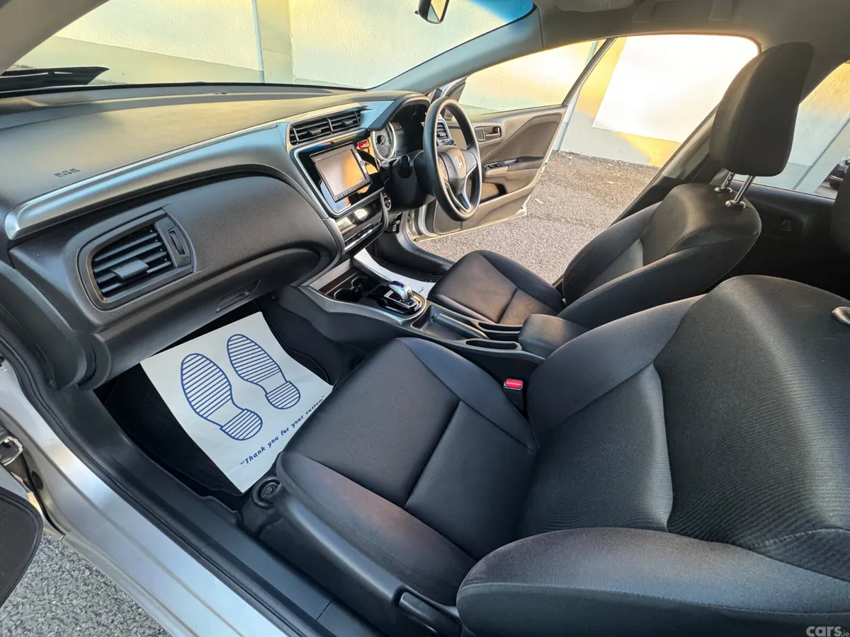 Honda Grace Saloon, Petrol Hybrid, 2015, Silver