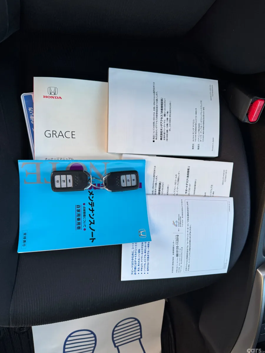 Honda Grace Saloon, Petrol Hybrid, 2015, Silver