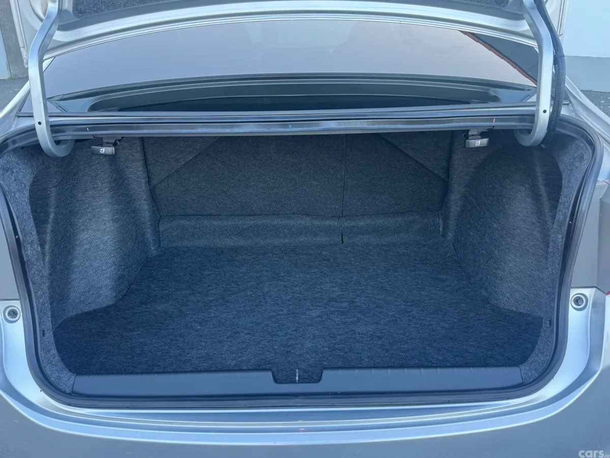 Honda Grace Saloon, Petrol Hybrid, 2015, Silver