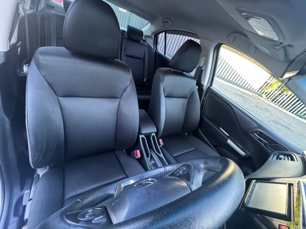 Honda Grace Saloon, Petrol Hybrid, 2015, Silver