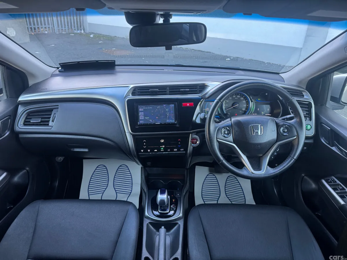 Honda Grace Saloon, Petrol Hybrid, 2015, Silver