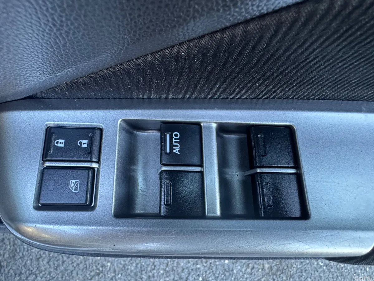 Honda Grace Saloon, Petrol Hybrid, 2015, Silver