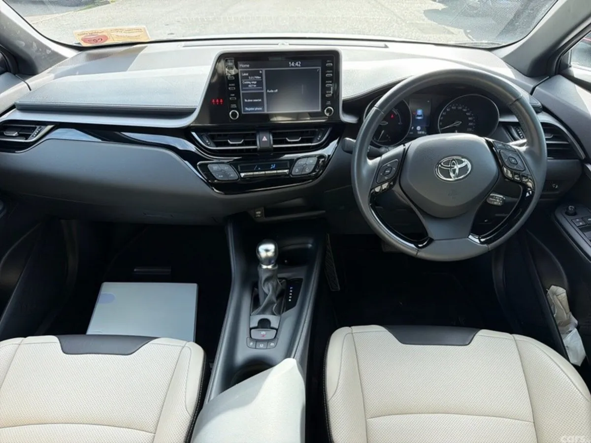 Toyota C-HR SUV, Petrol Hybrid, 2023, Grey